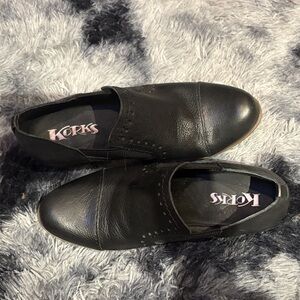 Korks Black Leather Ankle Booties/flats